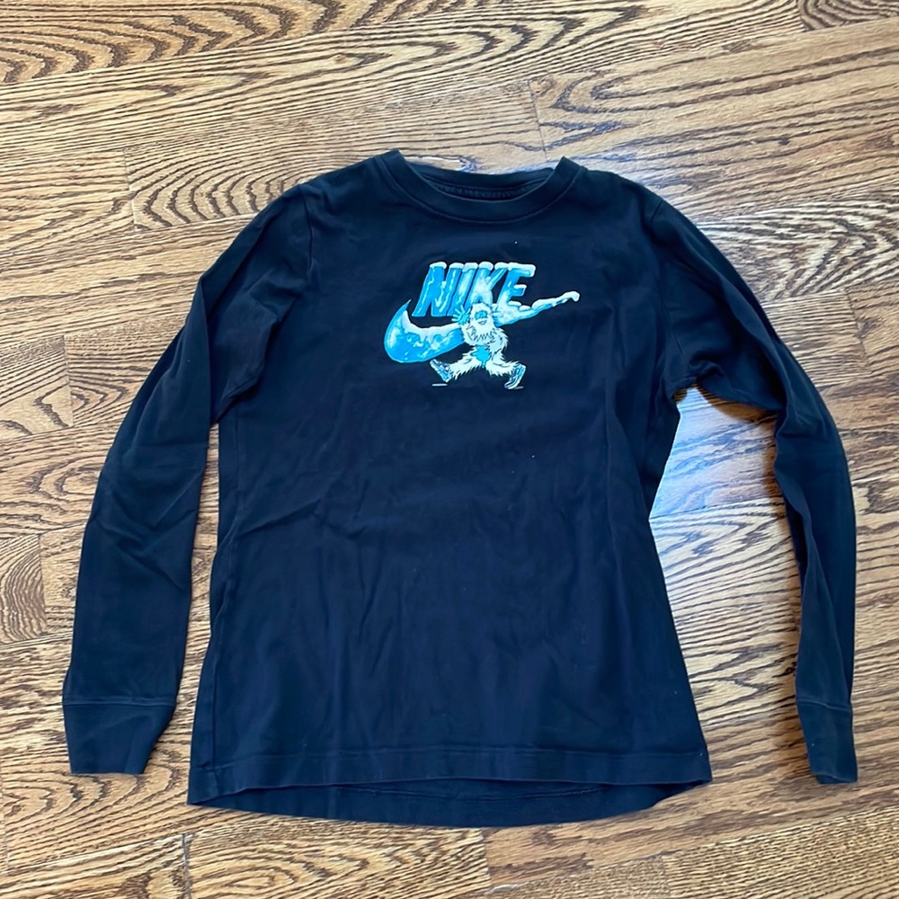 The Nike Tee - black long sleeved Yeti